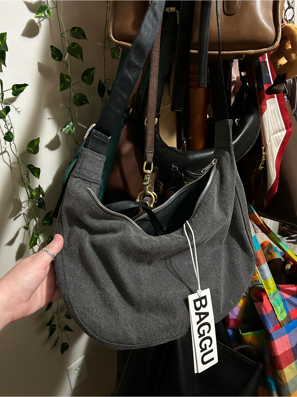 BAGGU Medium Crescent Black Denim